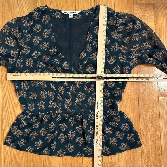 Walter Baker Peasant Top Blue Green Floral Mock Wrap Peplum Hem Boho Shirt M - Picture 5 of 7